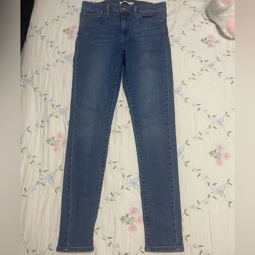 Levi's Women's Skinny Jeans in Dark Blue